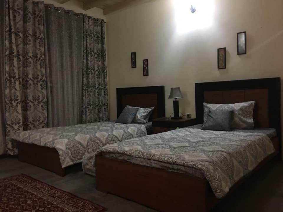 Embassy Villa Suites Karimabad  외부 사진